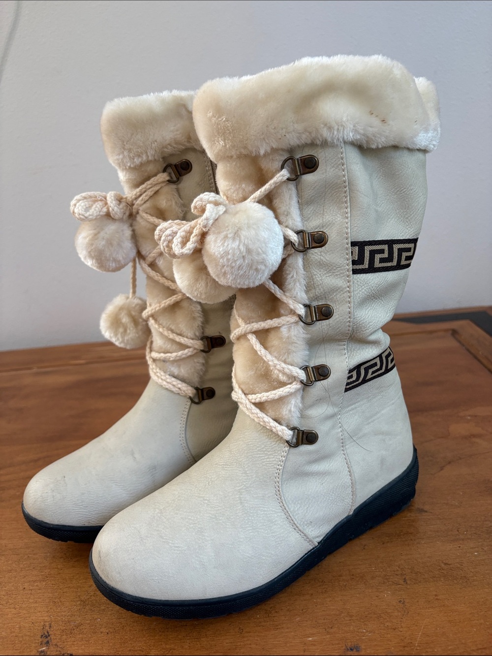 Reneeze Cream Faux-Fur Pom Pom Lace-Up Winter Boots Size 7